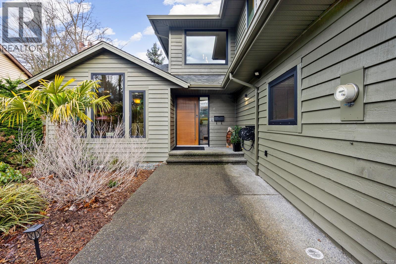 1544 Comox Ave, Comox