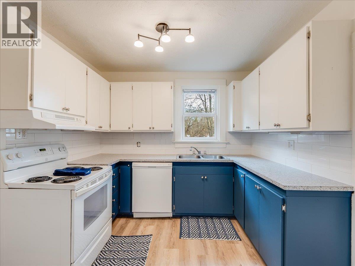 16 VIEW Street, Nelson