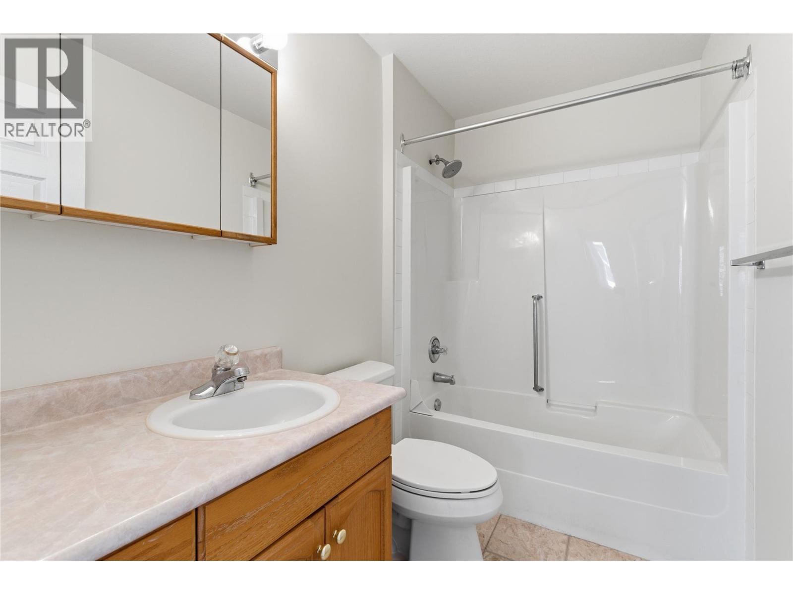 202 3806 35 Avenue, Vernon