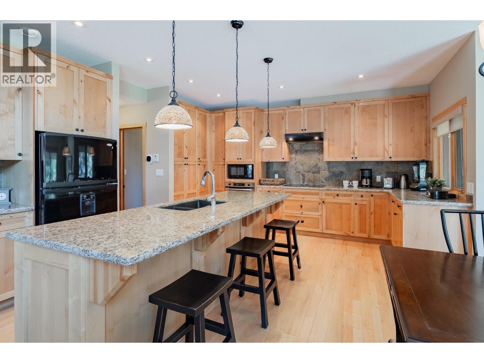 6800 COLUMBIA LAKE Road Unit# 30, Fairmont Hot Springs