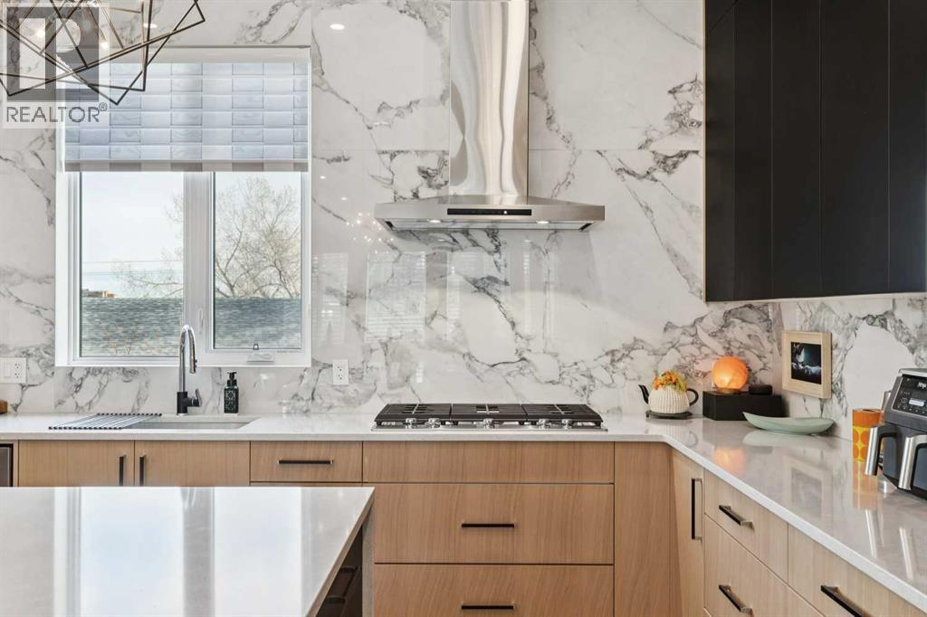 Single Family House Bungalow for Sale in  Havenhurst Crescent SW Haysboro Calgary 