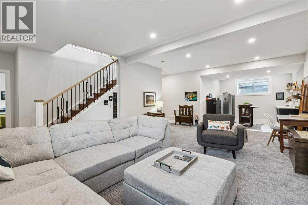 Single Family House Bungalow for Sale in  Havenhurst Crescent SW Haysboro Calgary 