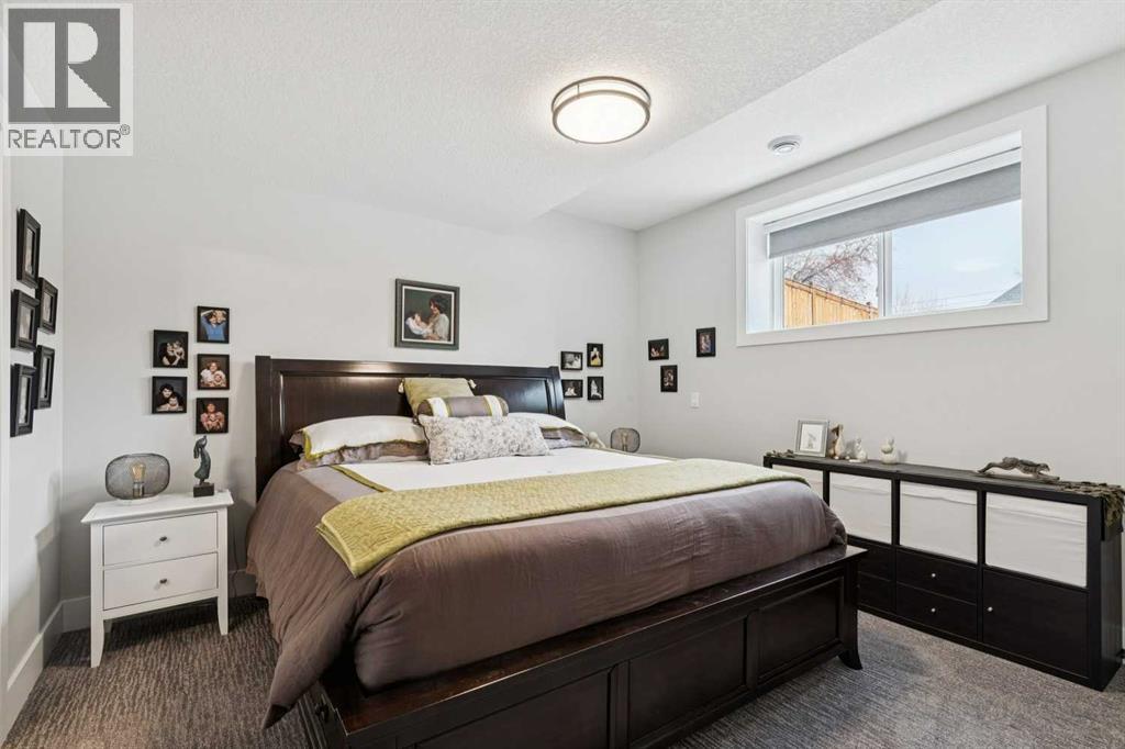 Single Family House Bungalow for Sale in  Havenhurst Crescent SW Haysboro Calgary 