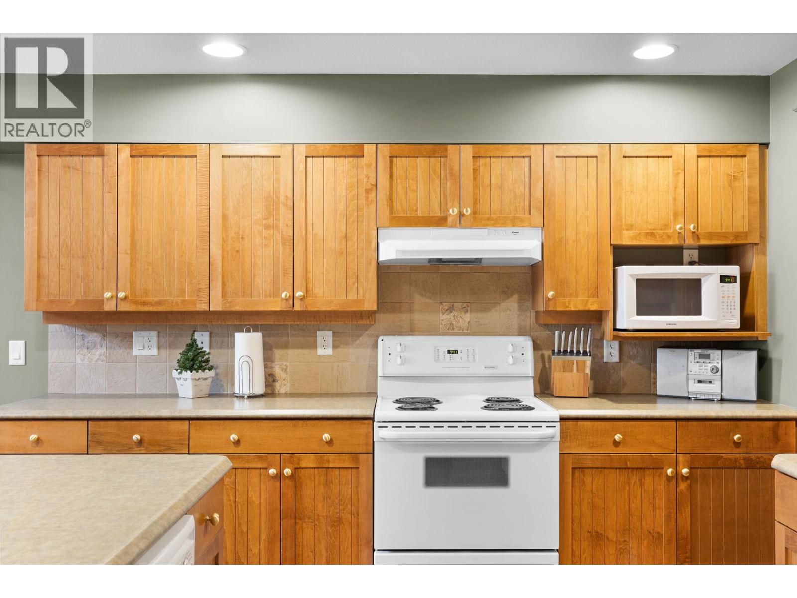 33 7640 Porcupine Road, Big White