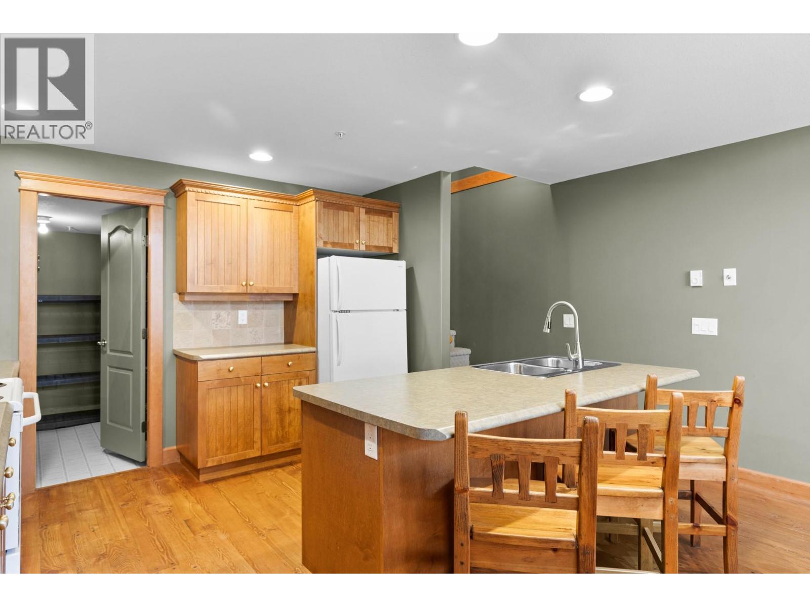 33 7640 Porcupine Road, Big White