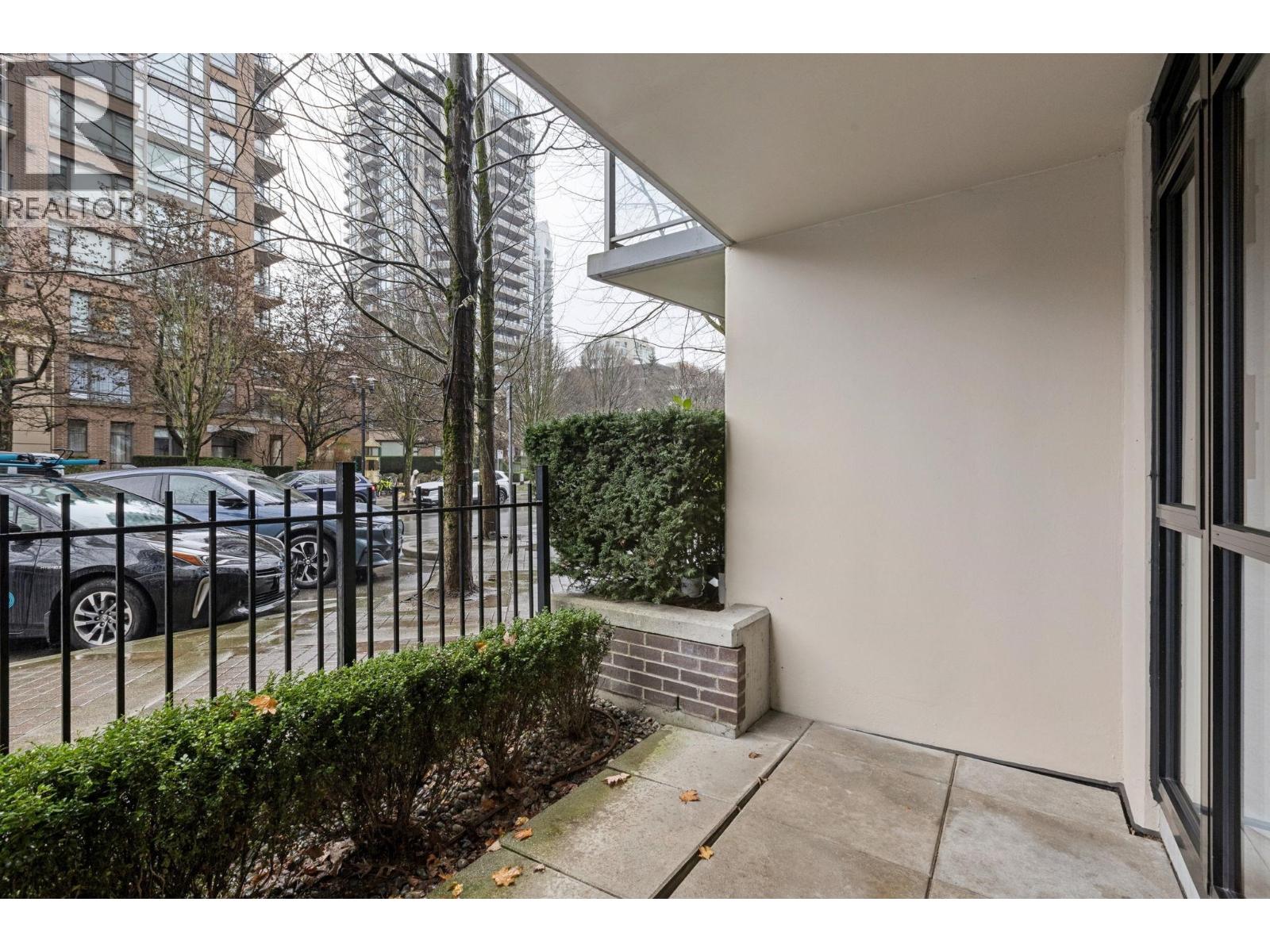 104 175 W 1ST STREET, North Vancouver