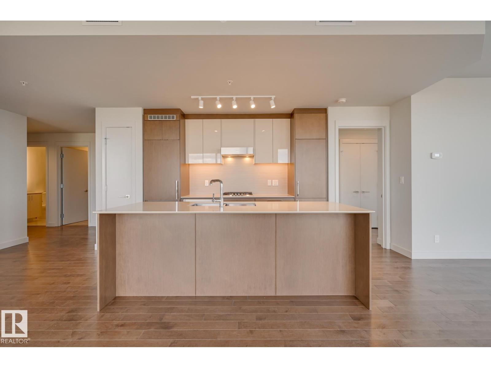 #3901 10360 102 ST NW, Edmonton