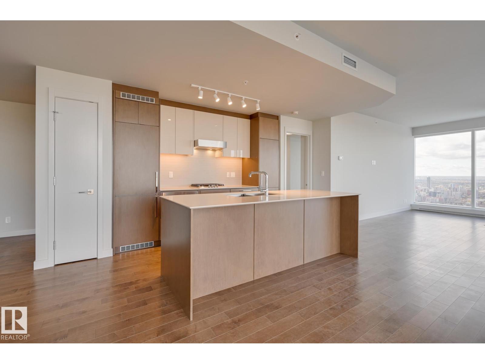#3901 10360 102 ST NW - 2