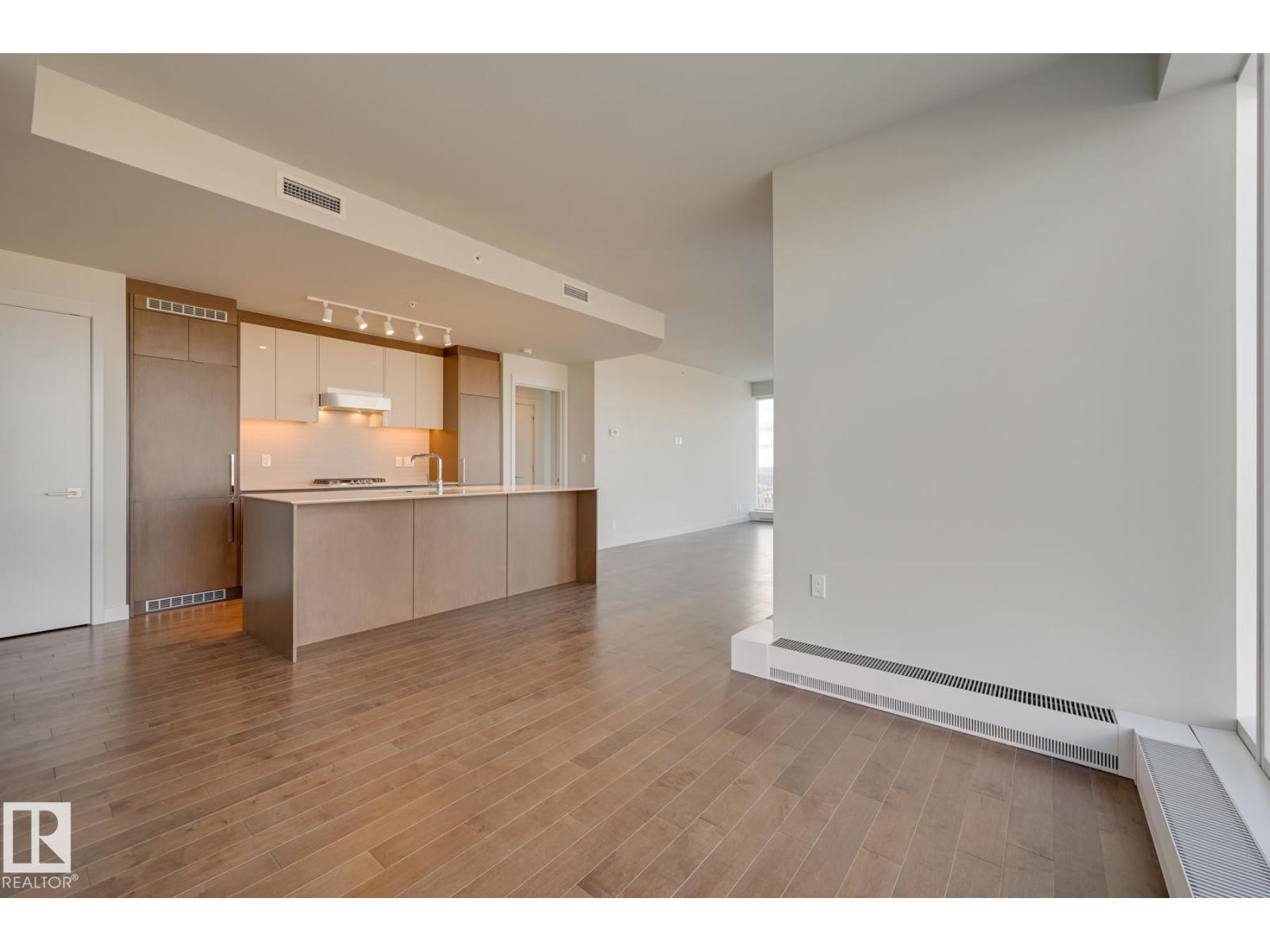 #3901 10360 102 ST NW - 26