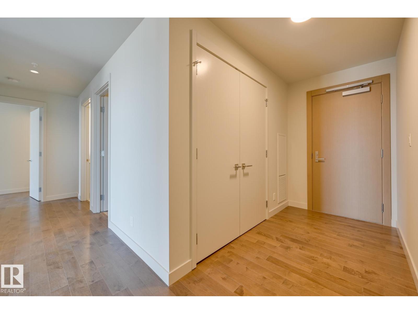 #3901 10360 102 ST NW, Edmonton