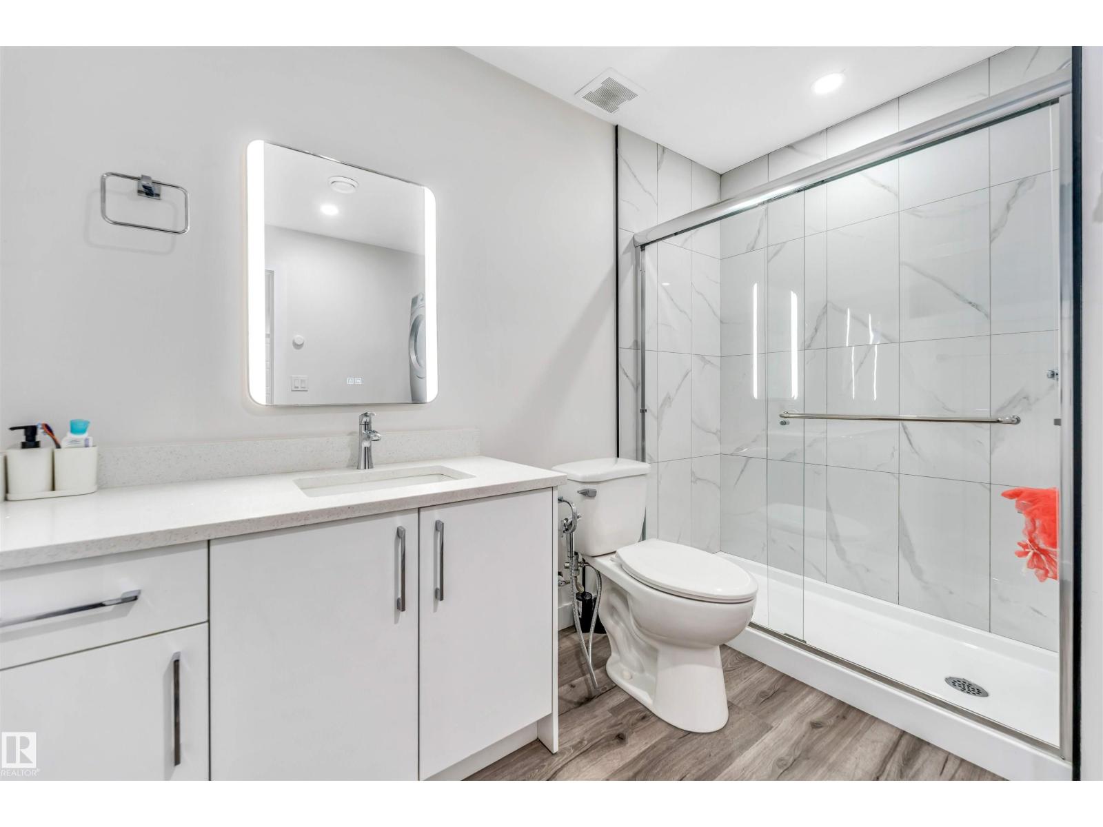 1522 17 AV NW, Edmonton