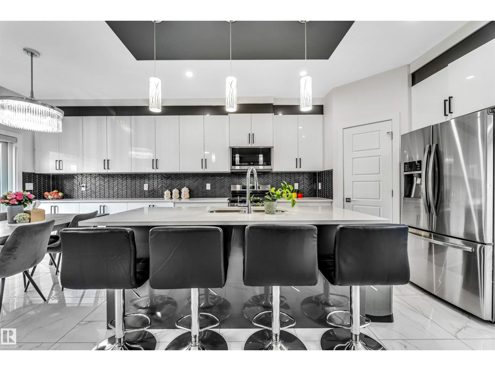 1522 17 AV NW, Edmonton