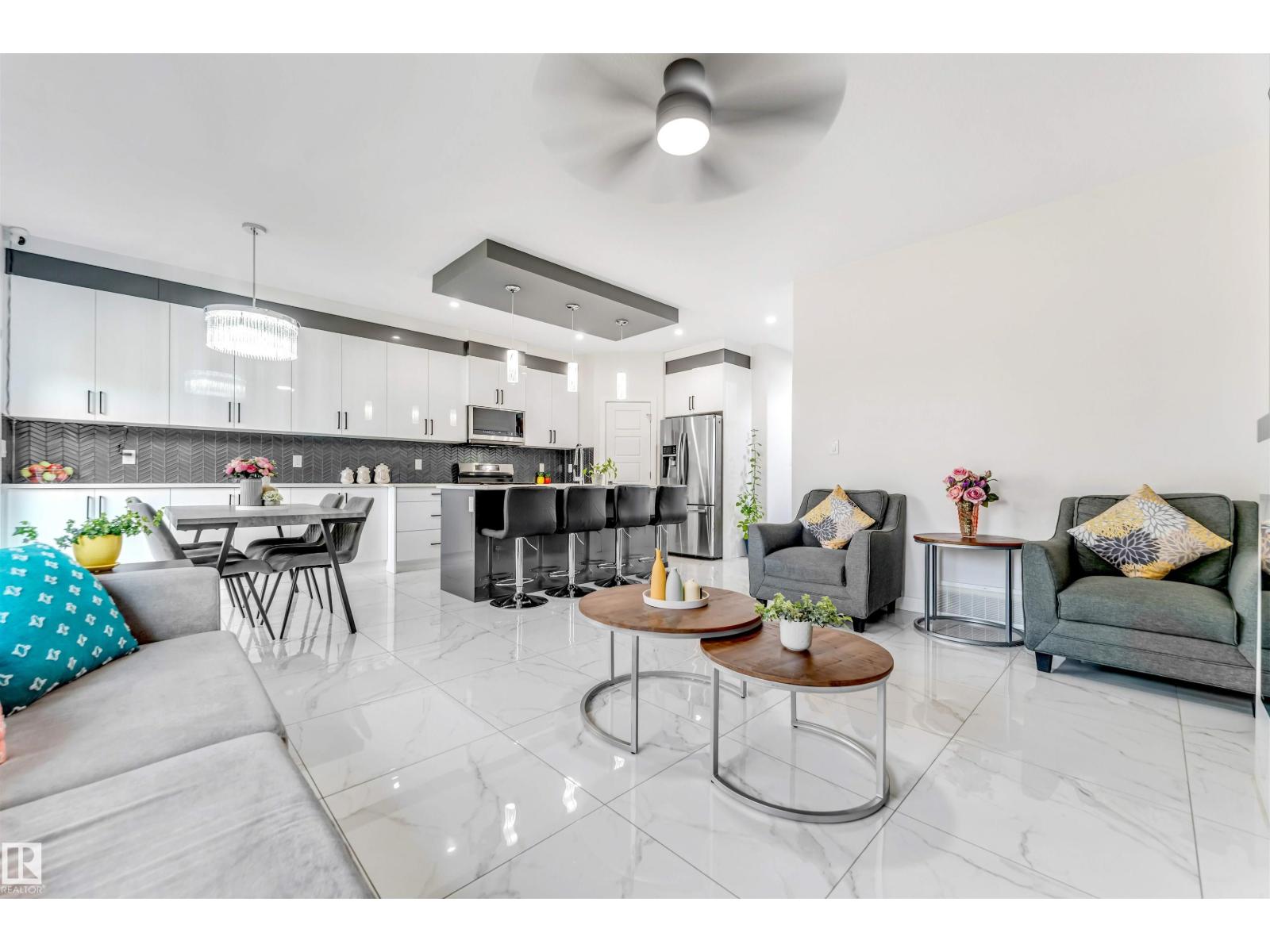 1522 17 AV NW, Edmonton