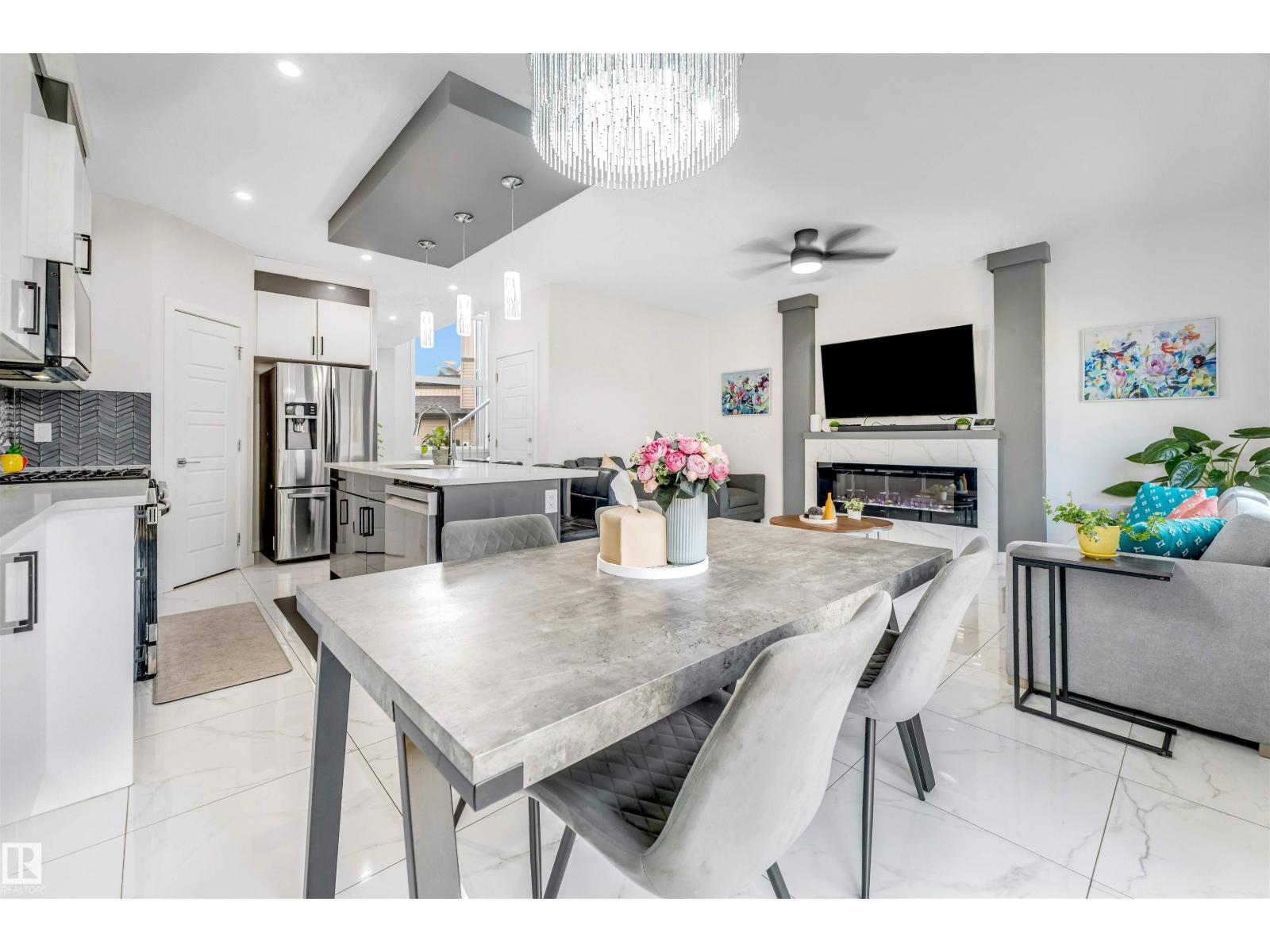 1522 17 AV NW, Edmonton