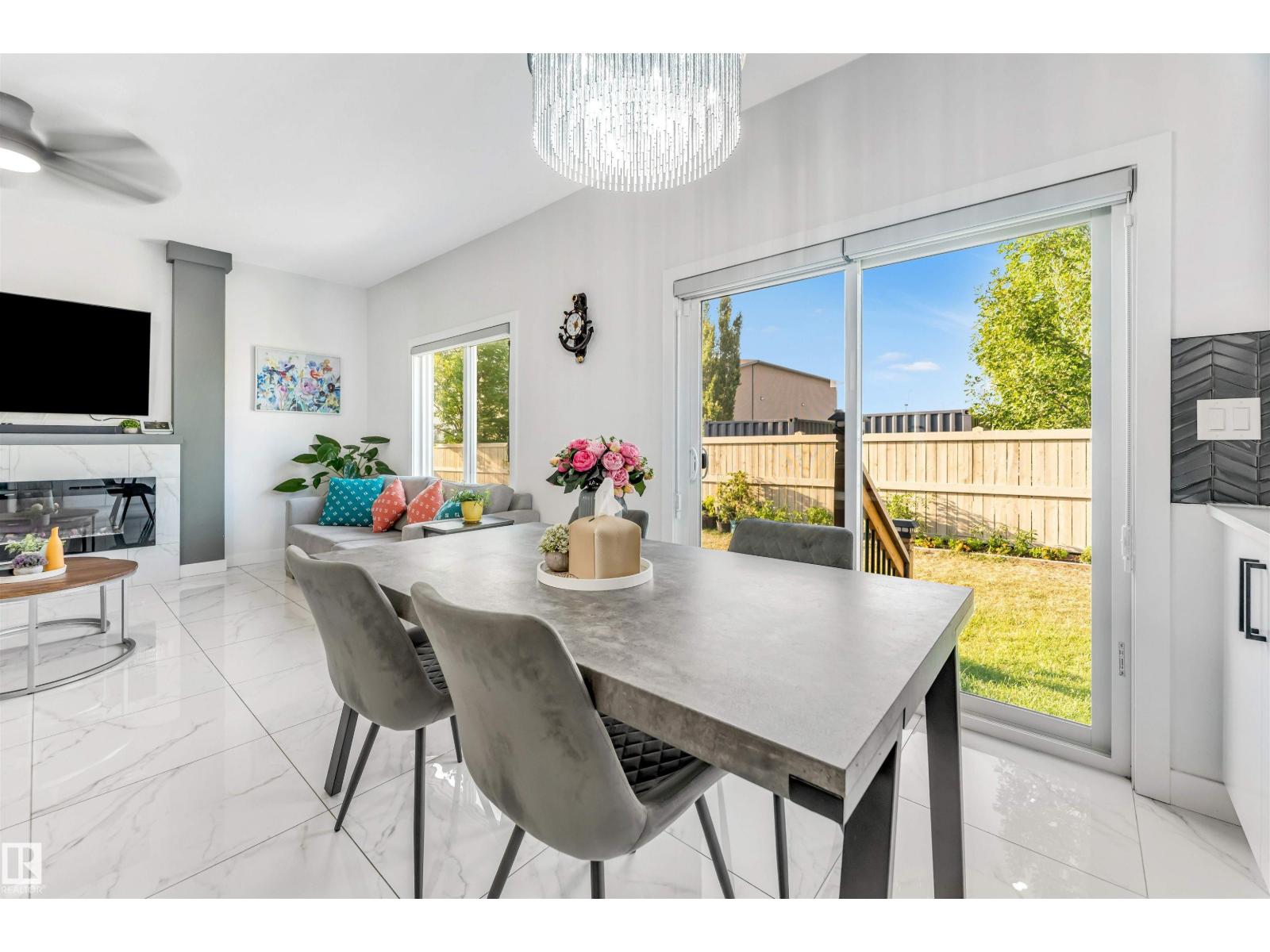 1522 17 AV NW, Edmonton