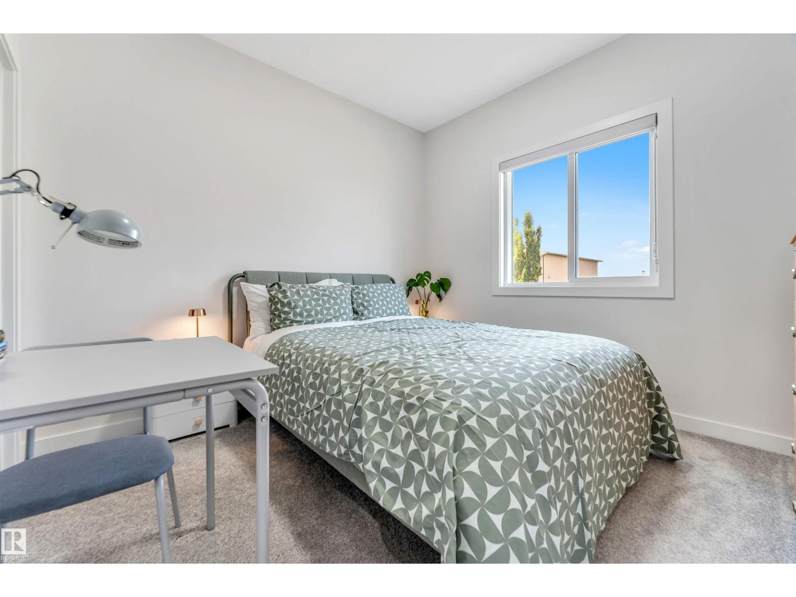 1522 17 AV NW, Edmonton