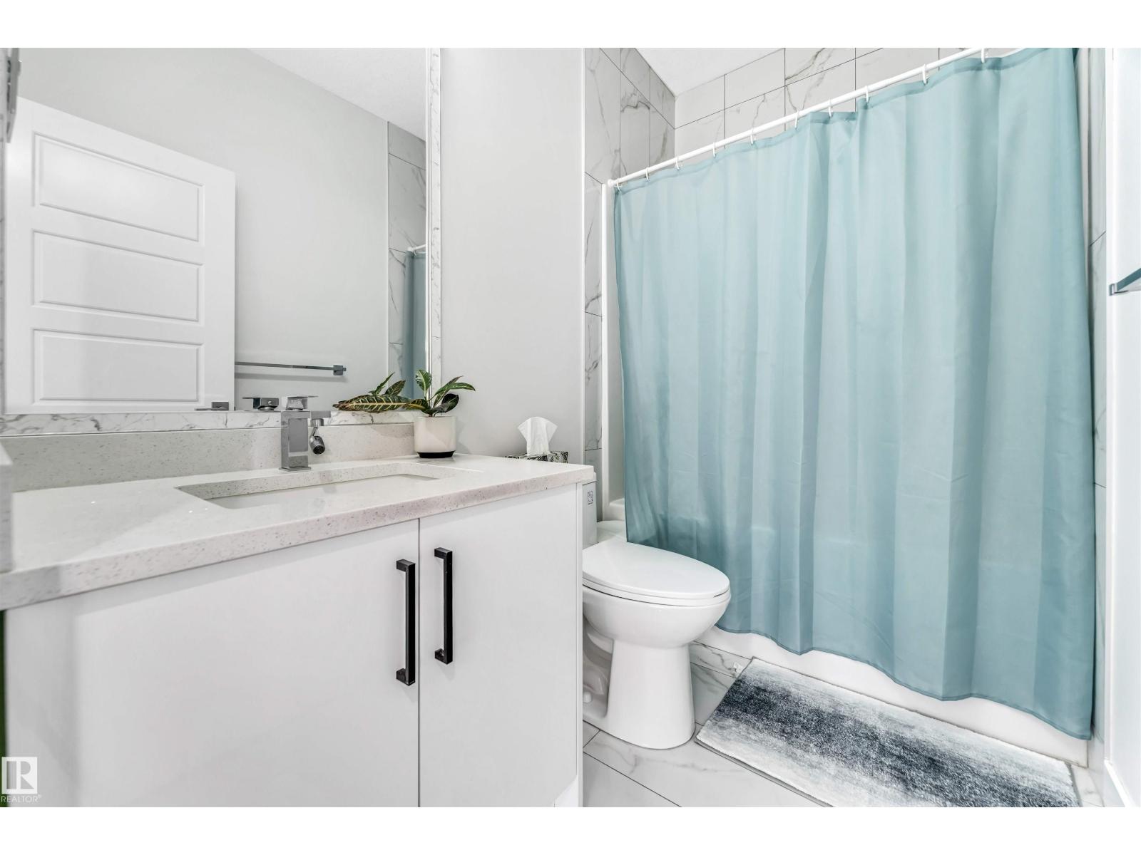 1522 17 AV NW, Edmonton