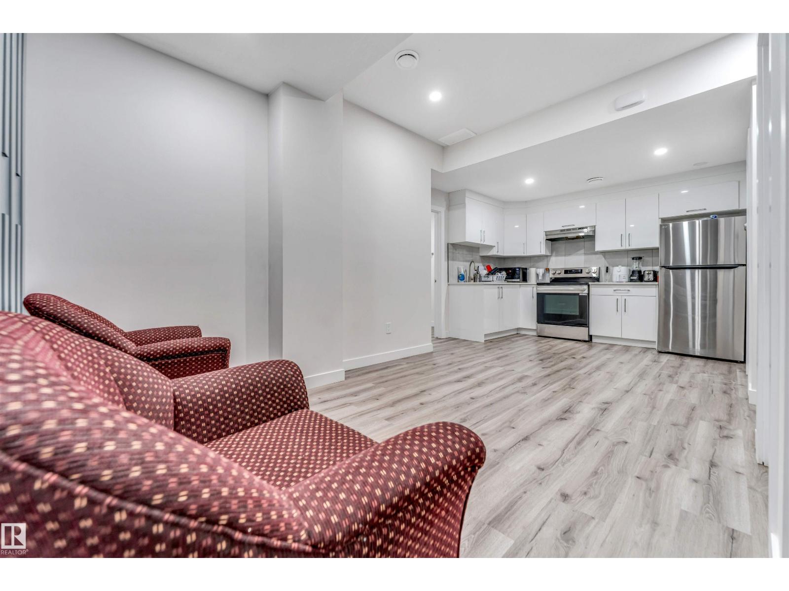 1522 17 AV NW, Edmonton