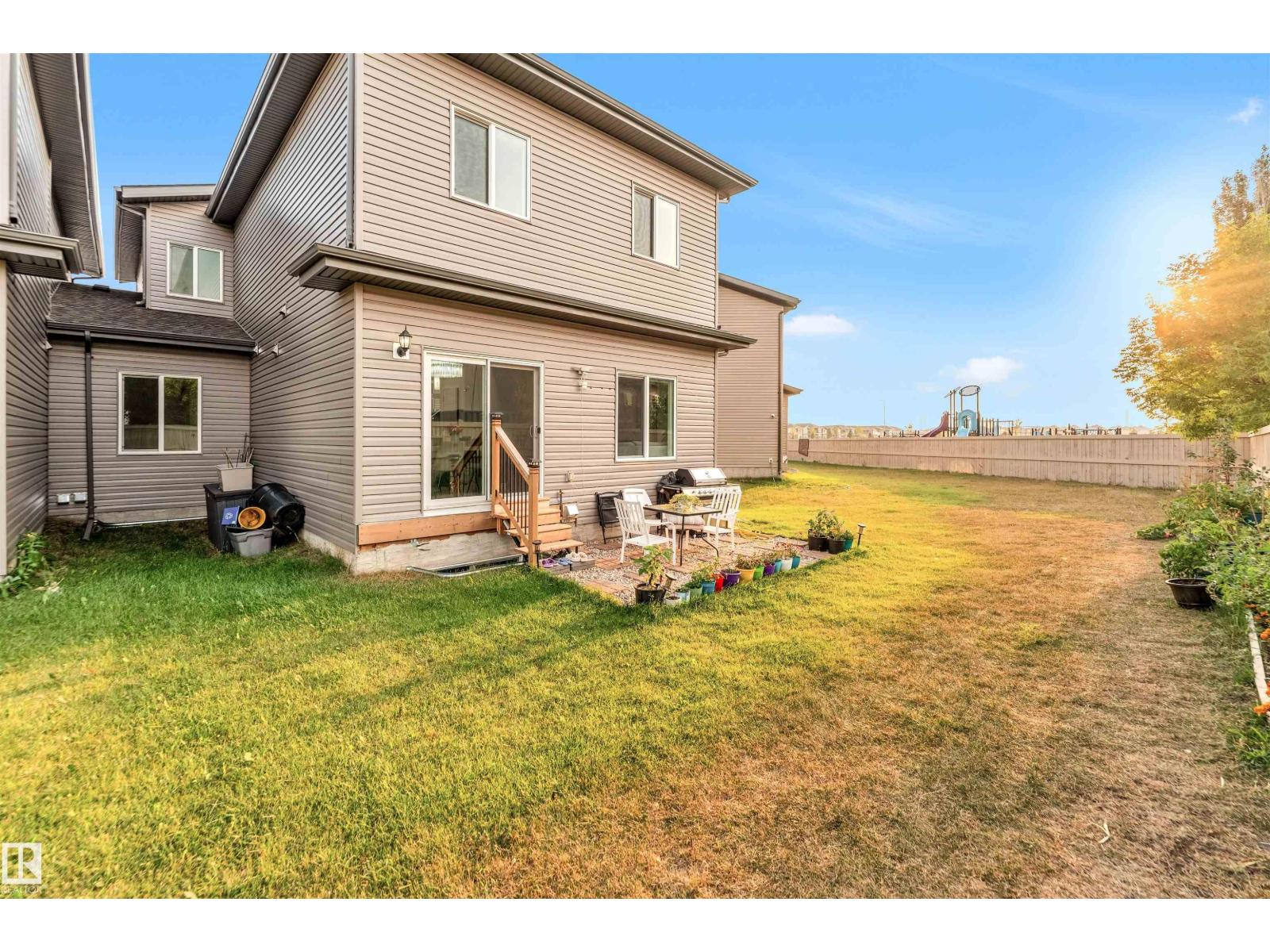 1522 17 AV NW, Edmonton