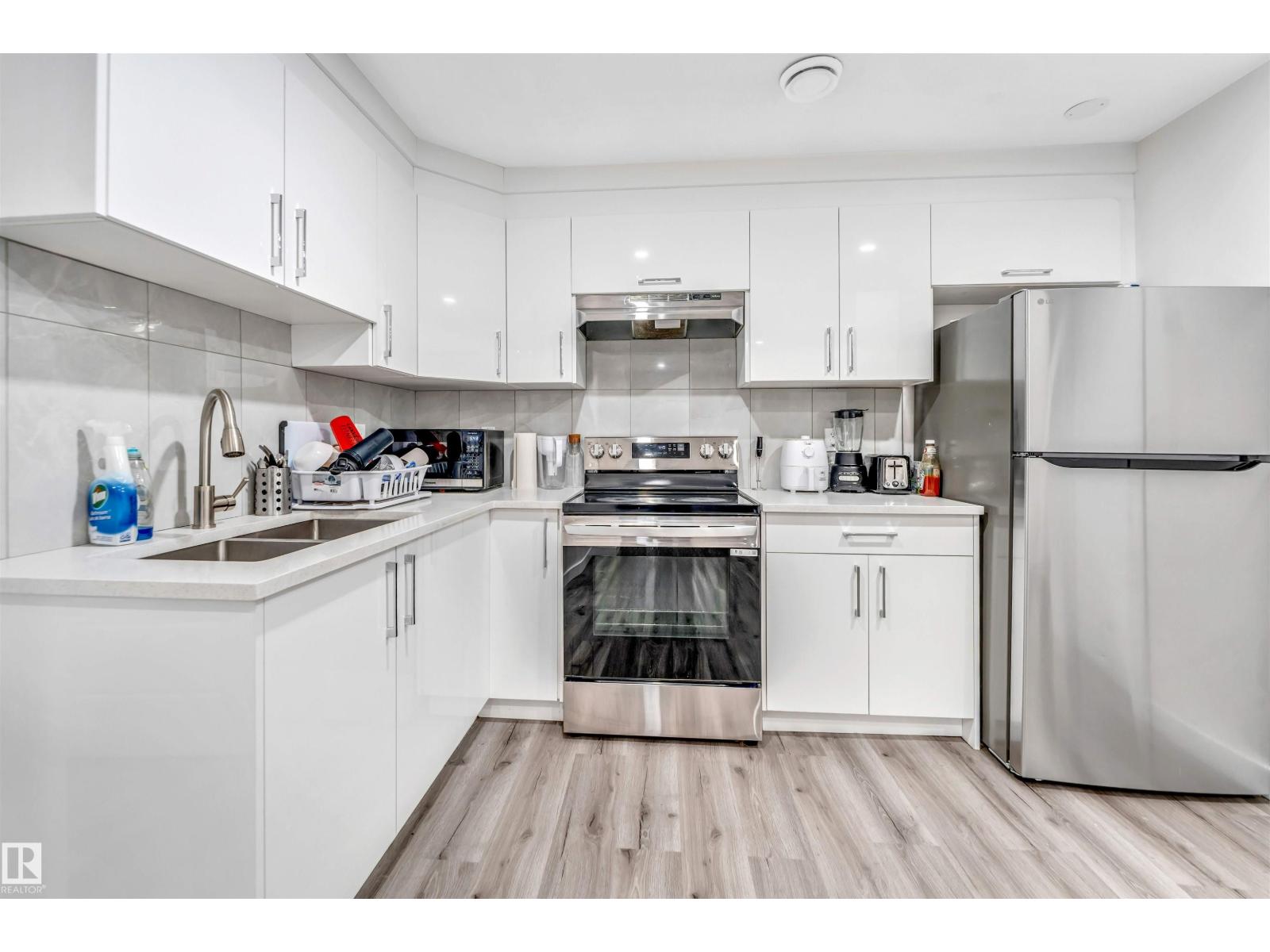 1522 17 AV NW, Edmonton