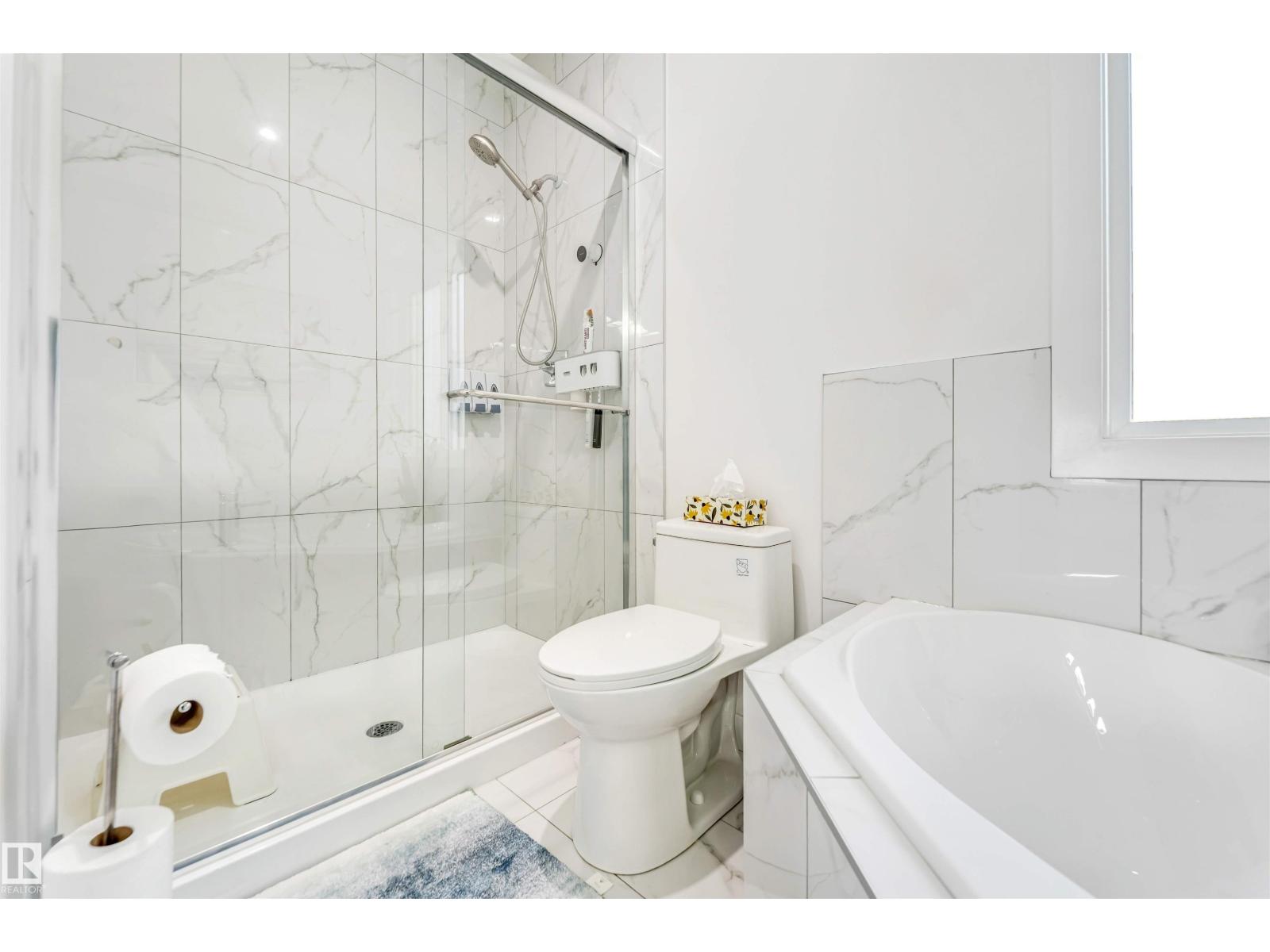 1522 17 AV NW, Edmonton