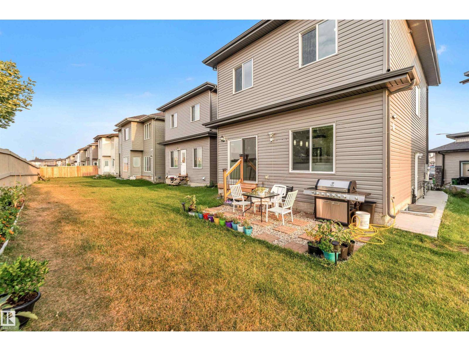 1522 17 AV NW, Edmonton