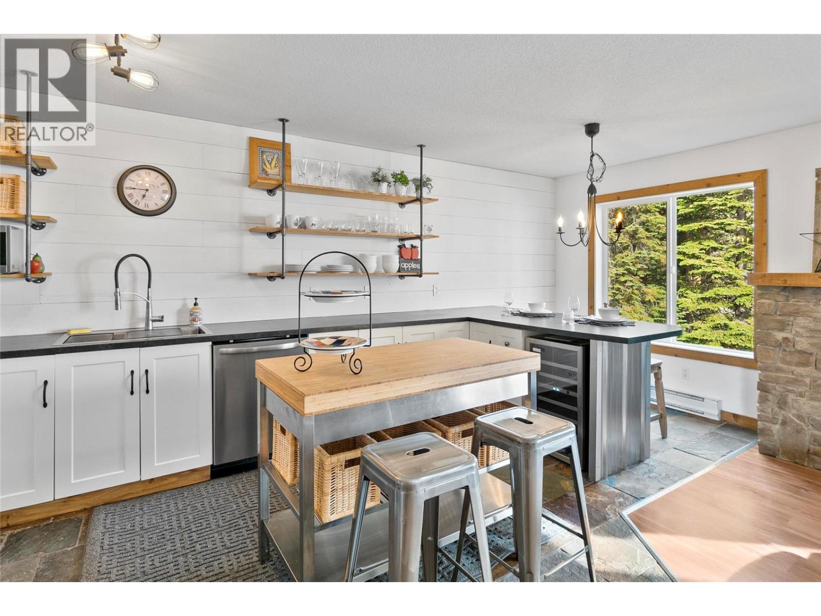 437F 40 Kettle View Road, Big White