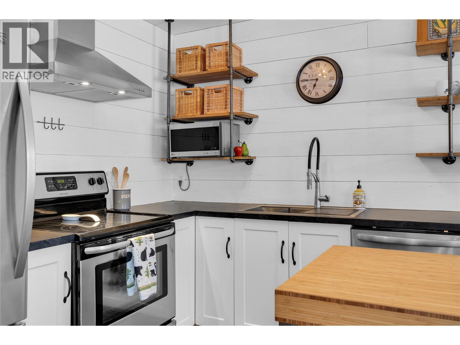 437F 40 Kettle View Road, Big White