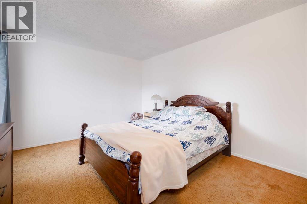 Single Family House for Sale in    Street Pineridge Calgary 