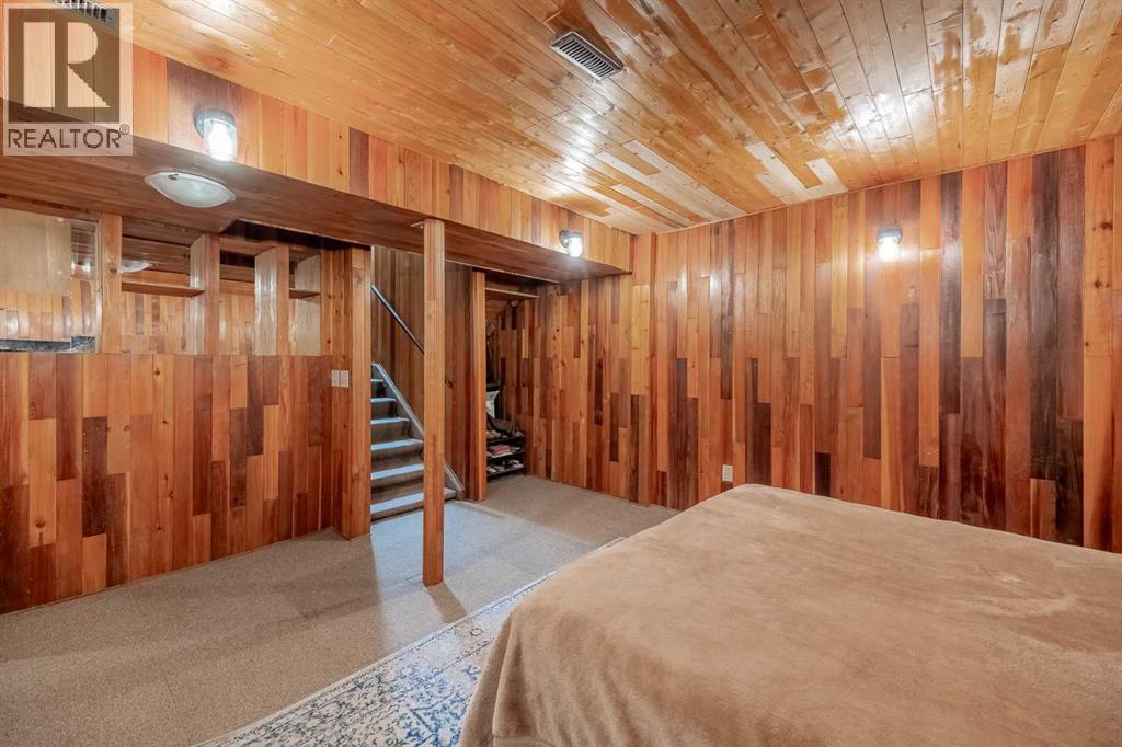 Single Family House for Sale in    Street Pineridge Calgary 