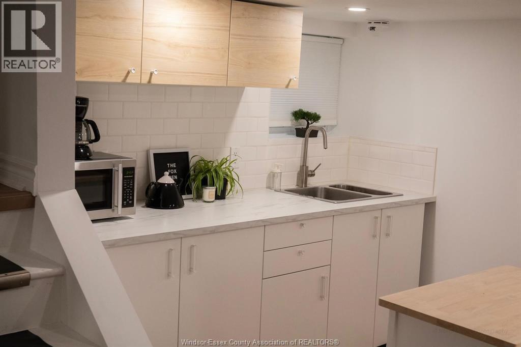 758 PIERRE Unit 3 photo 5