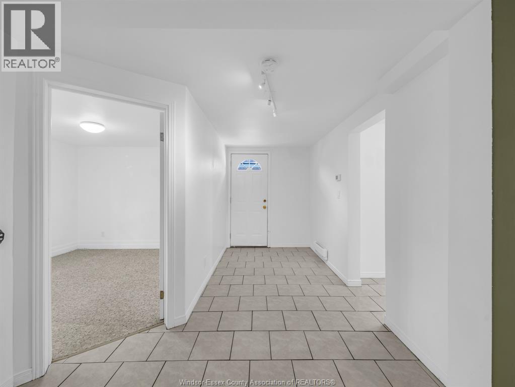 758 PIERRE Unit 2 photo 2