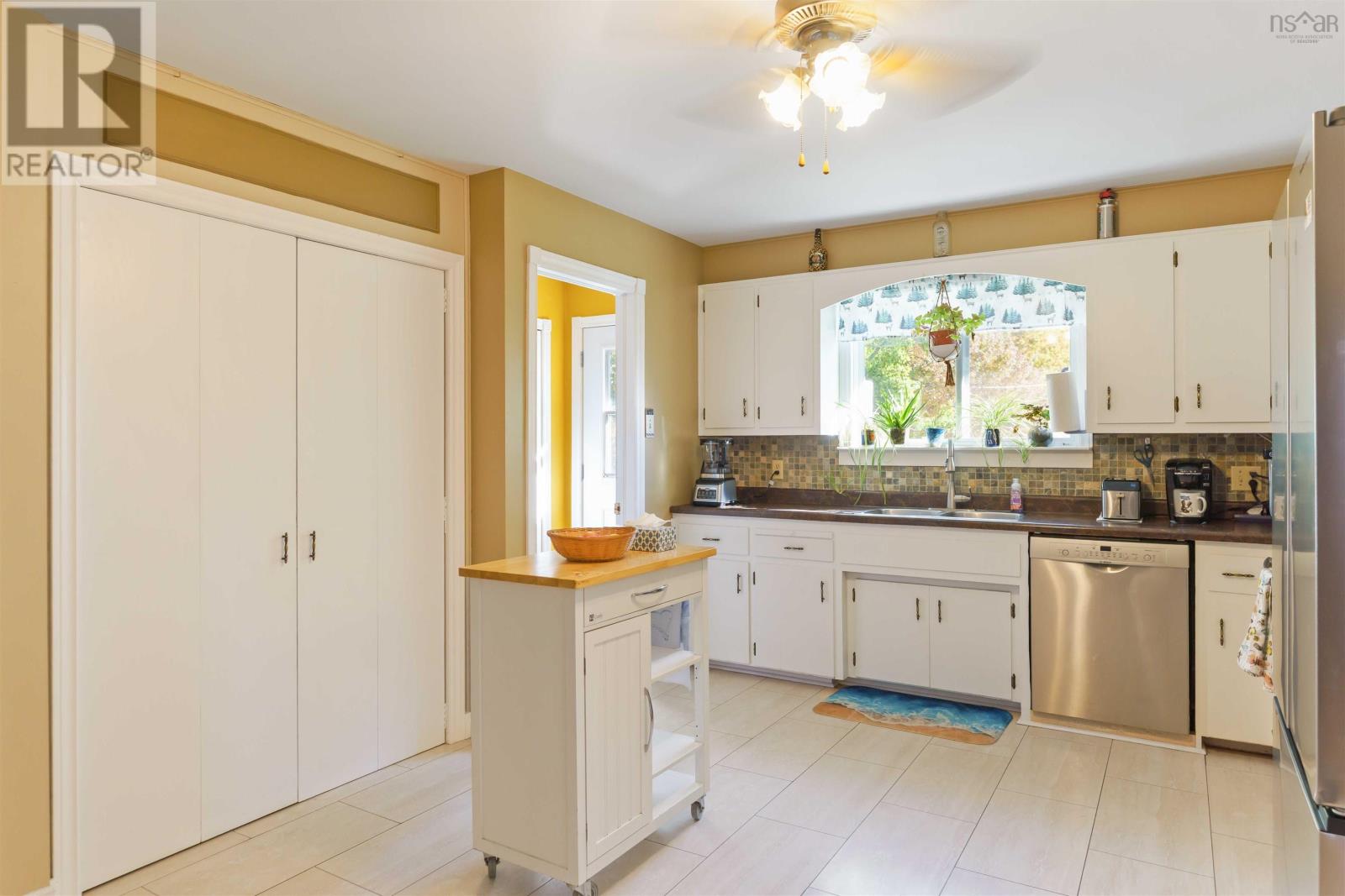 Single Family House Bungalow for Sale in  Highway  Somerset 