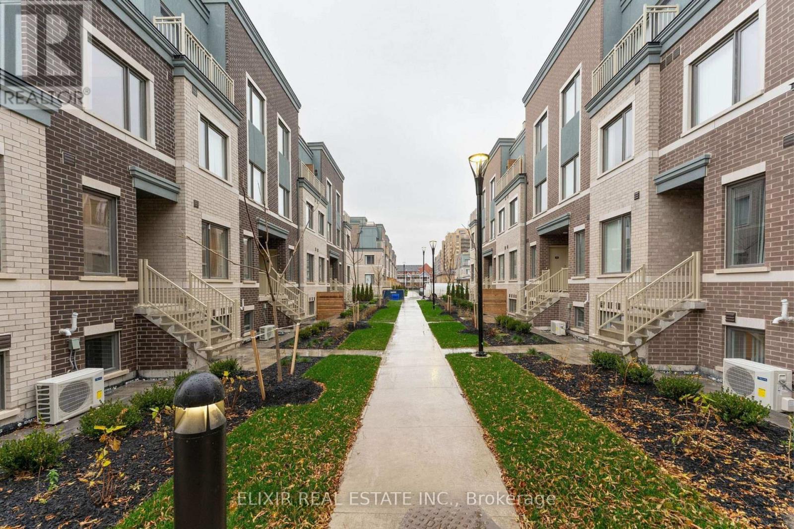 115 - 30 WILLIAM JACKSON WAY - Photo 3 of 28, Toronto (New Toronto), Ontario