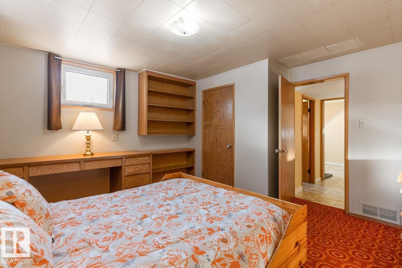 8707 STRATHEARN DR NW, Edmonton