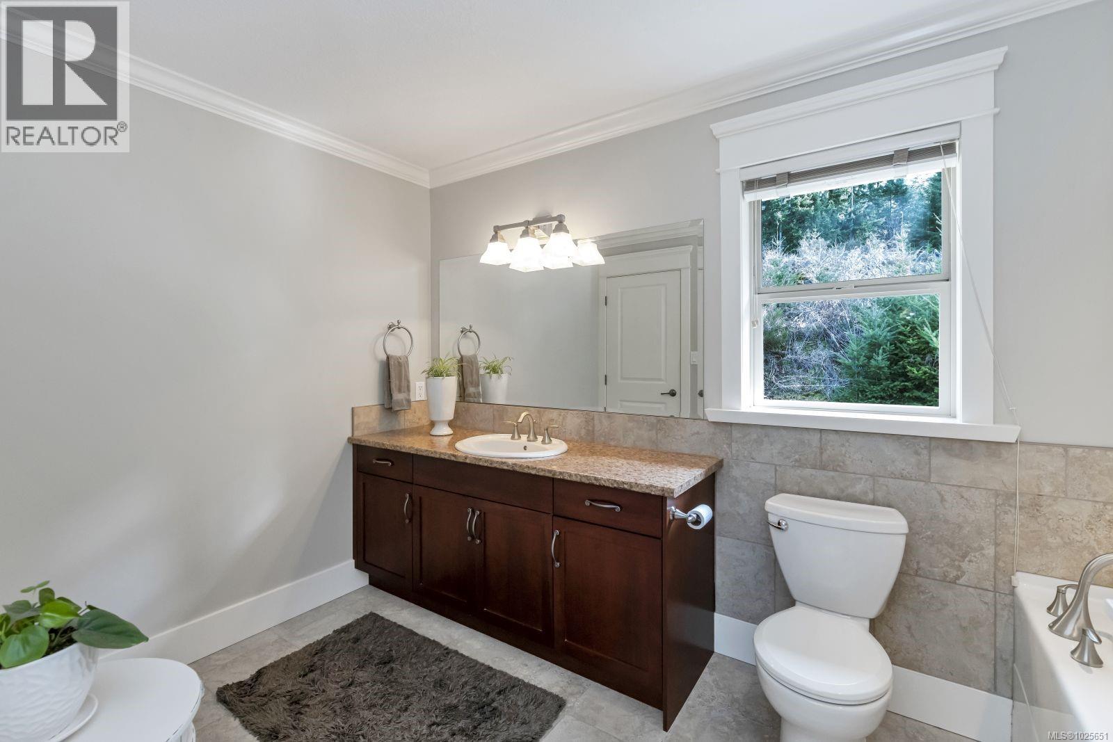 5982 Salish Rd, Duncan