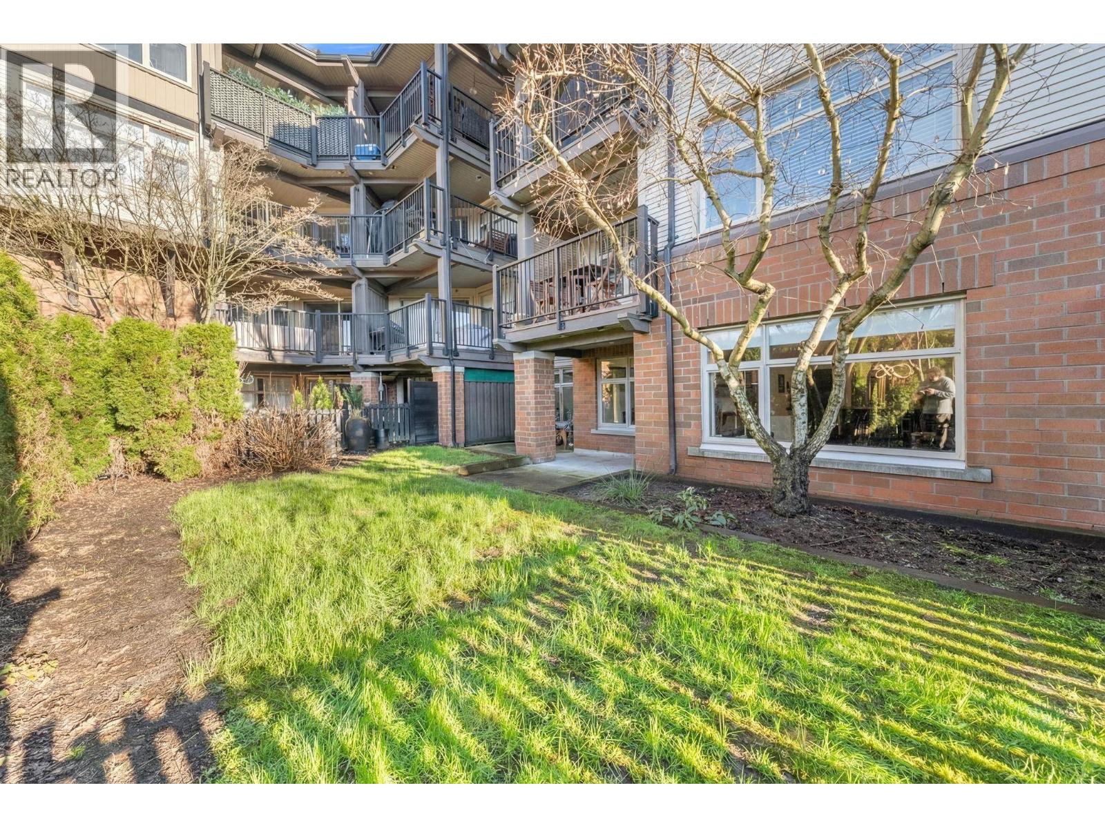 109 400 KLAHANIE DRIVE - Photo 2 of 38, Port Moody, British Columbia