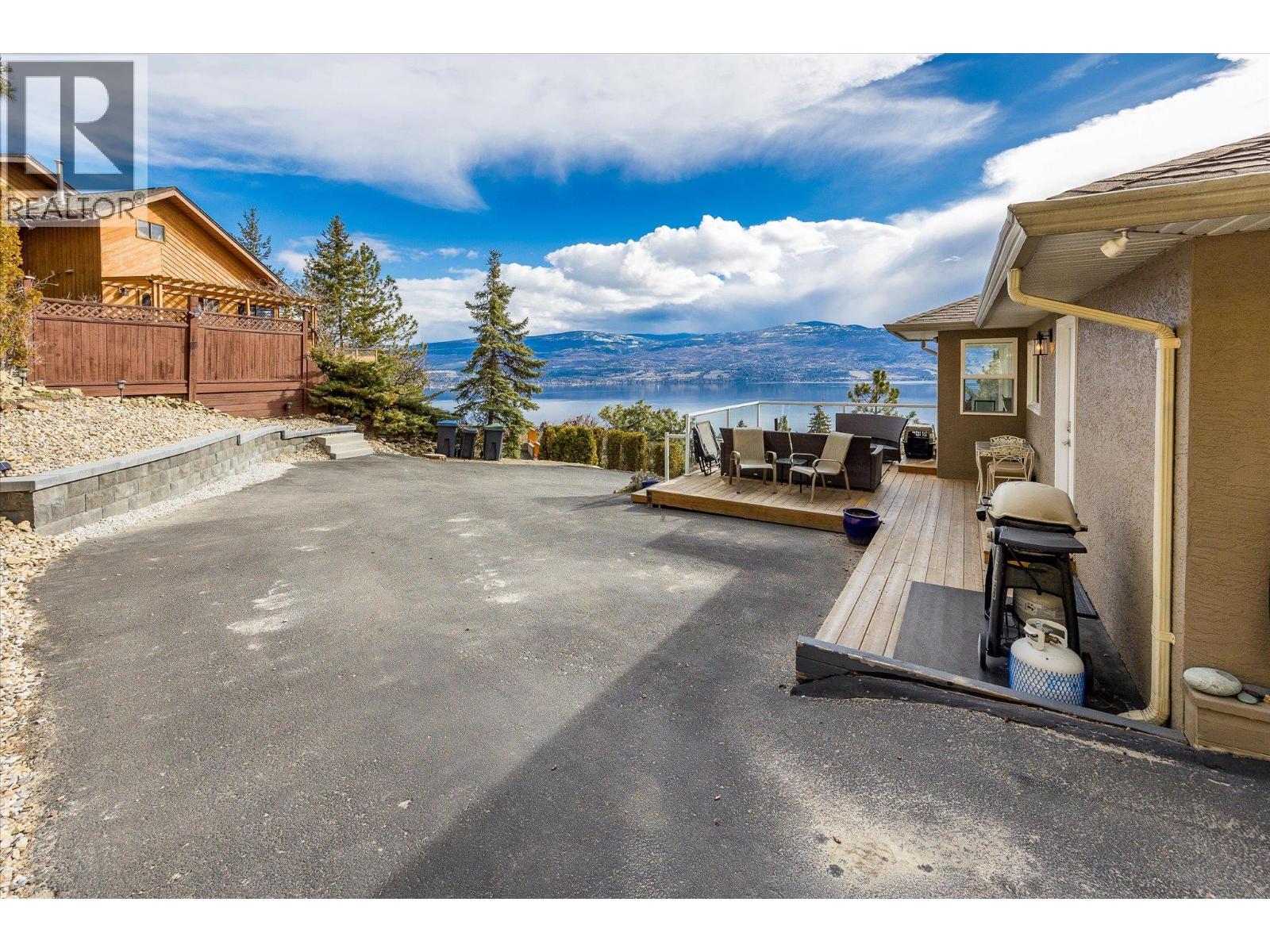  1238 McCallum Road, West Kelowna