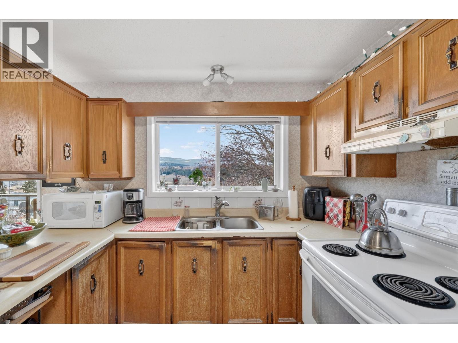  10991 Russell Road, Lake Country