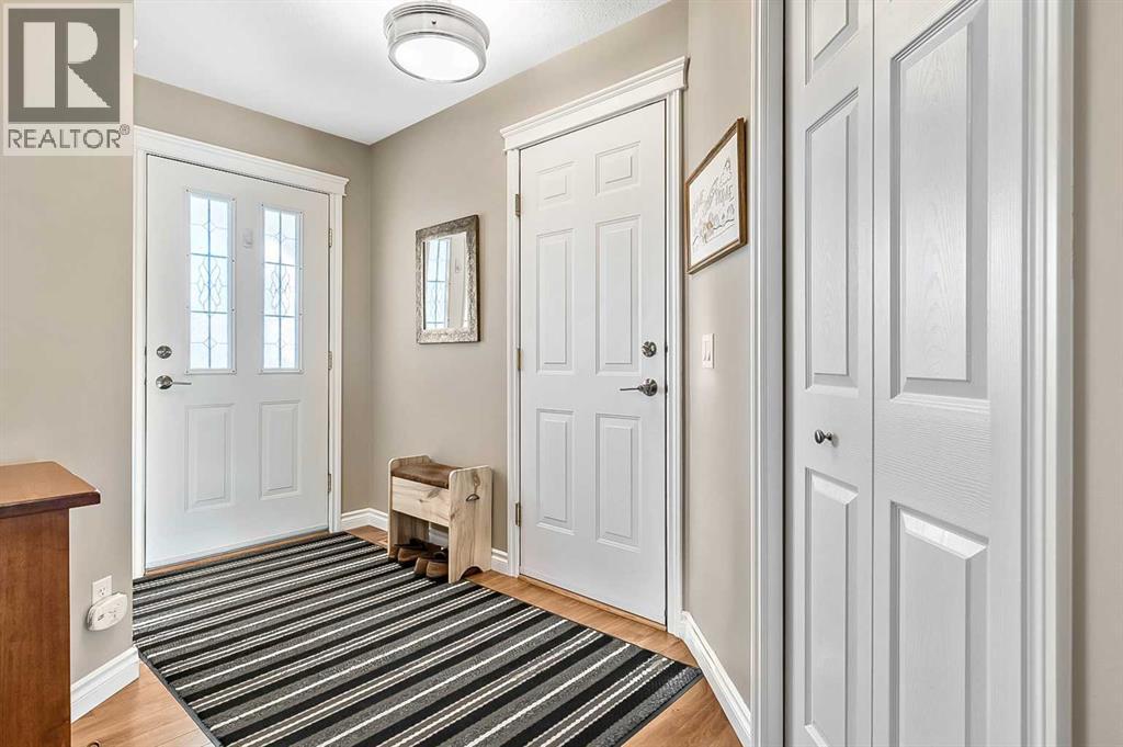 142 Freeman Way NW - Photo 3 of 35, High River, Alberta