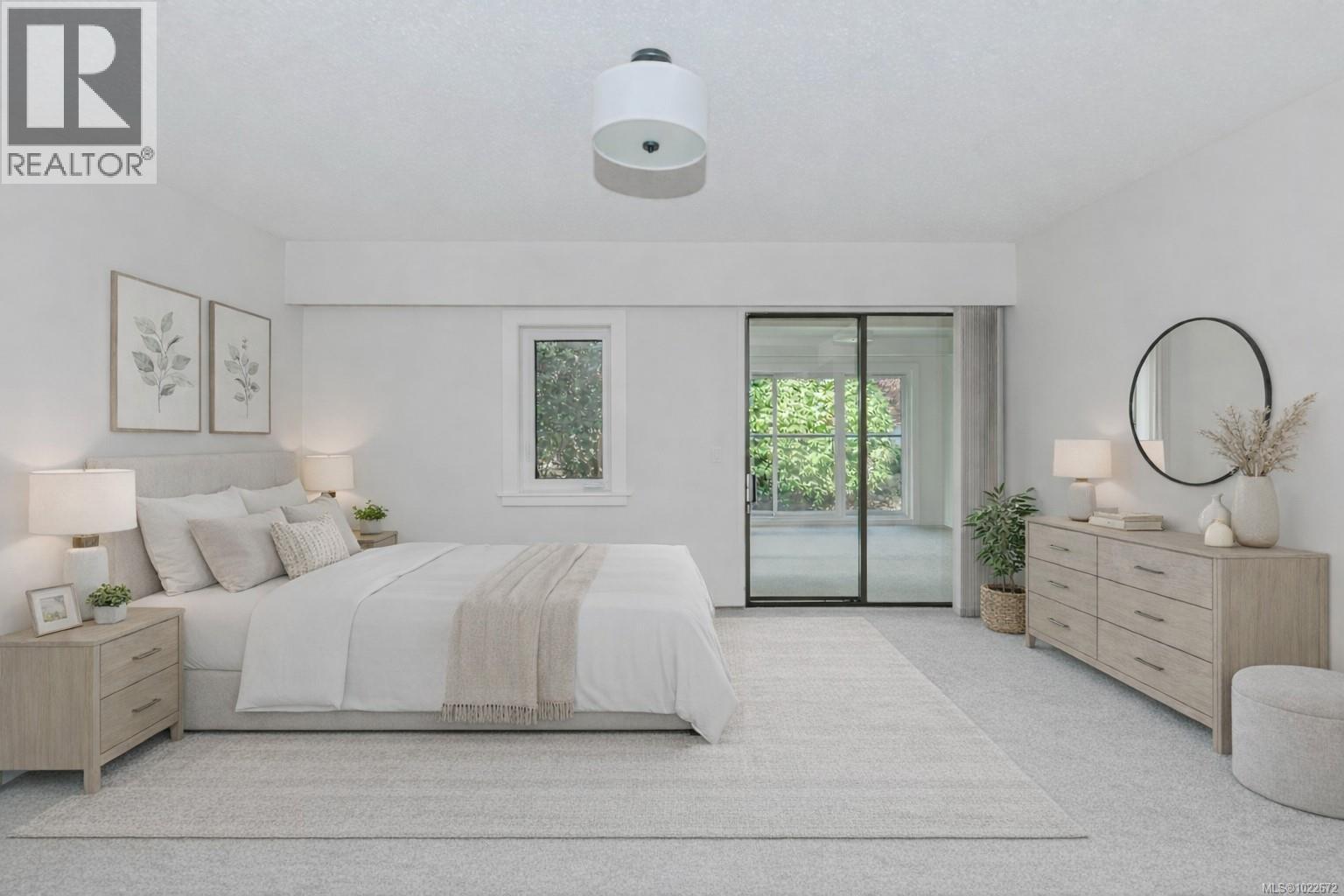 201 1875 Lansdowne Road, Saanich