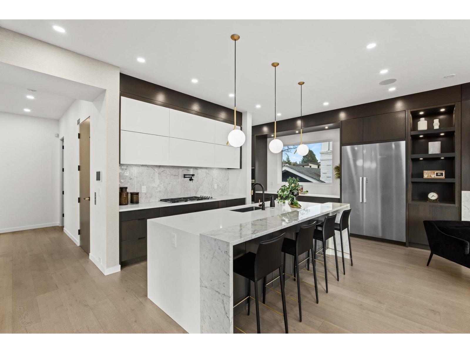 13169 MARINE DRIVE, Surrey