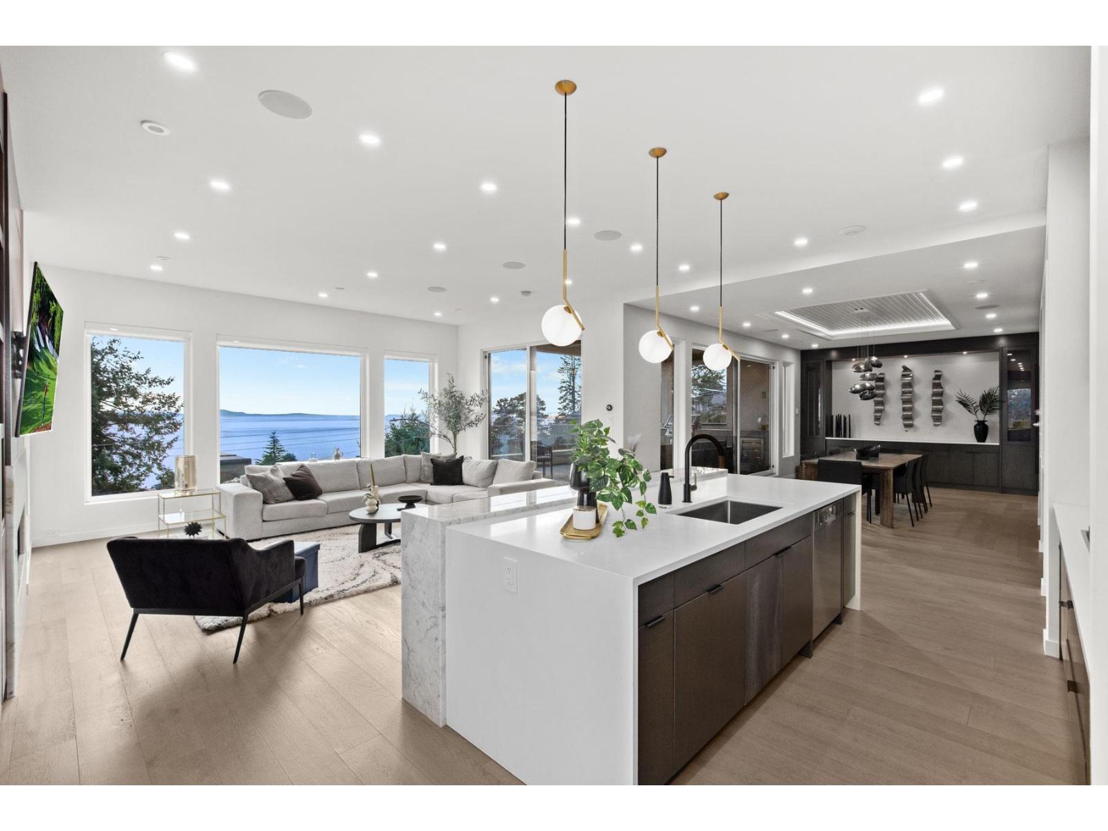 13169 MARINE DRIVE, Surrey