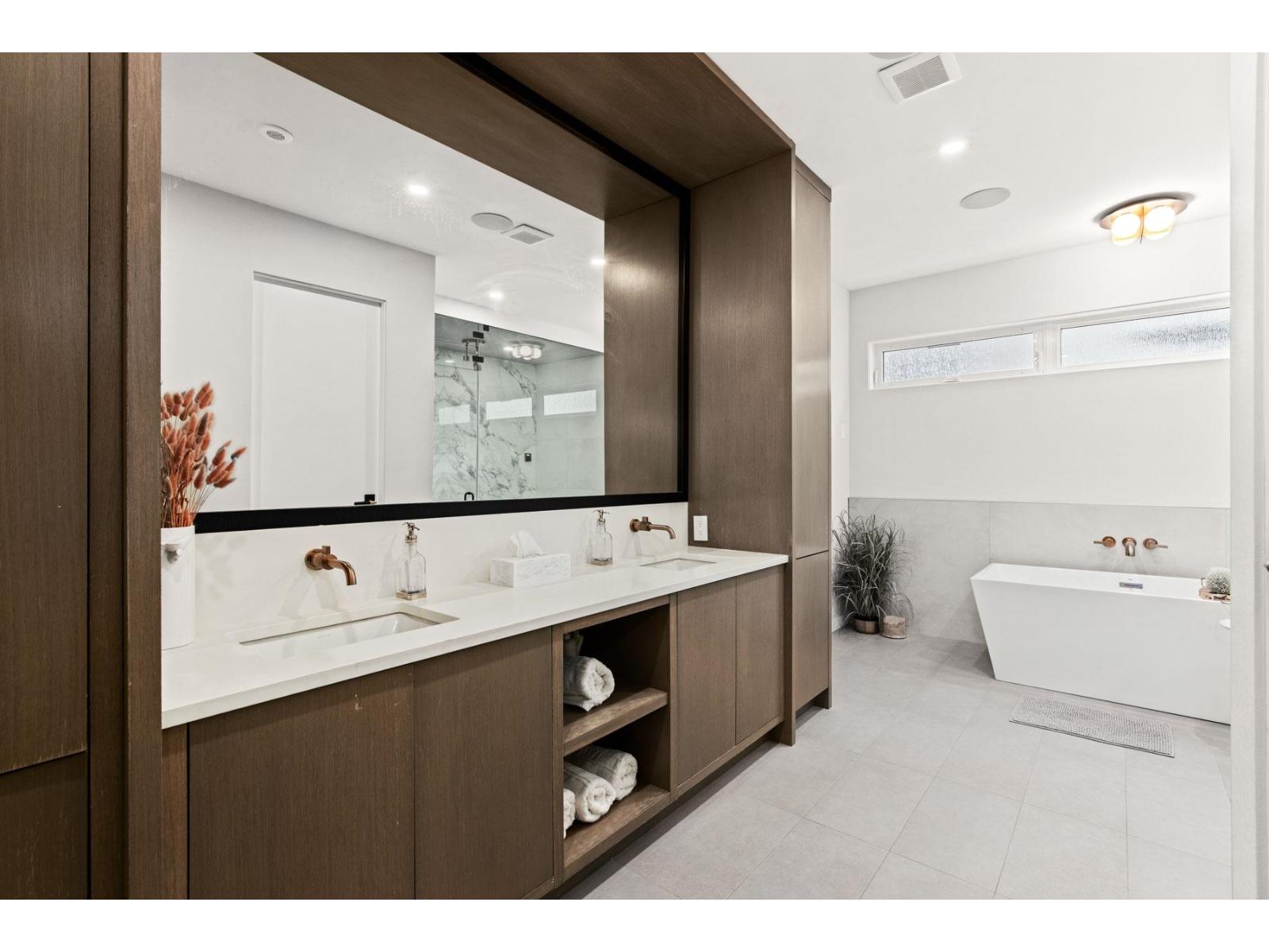 13169 MARINE DRIVE, Surrey