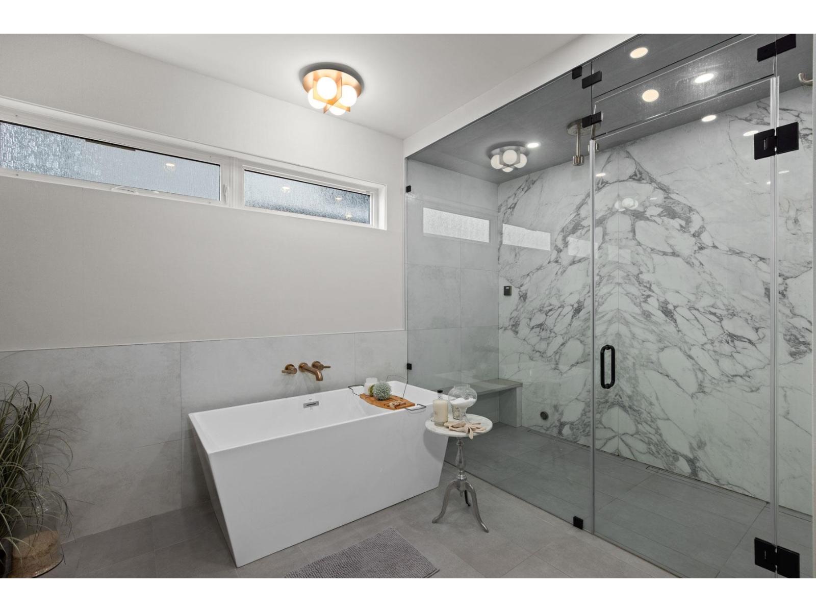 13169 MARINE DRIVE, Surrey