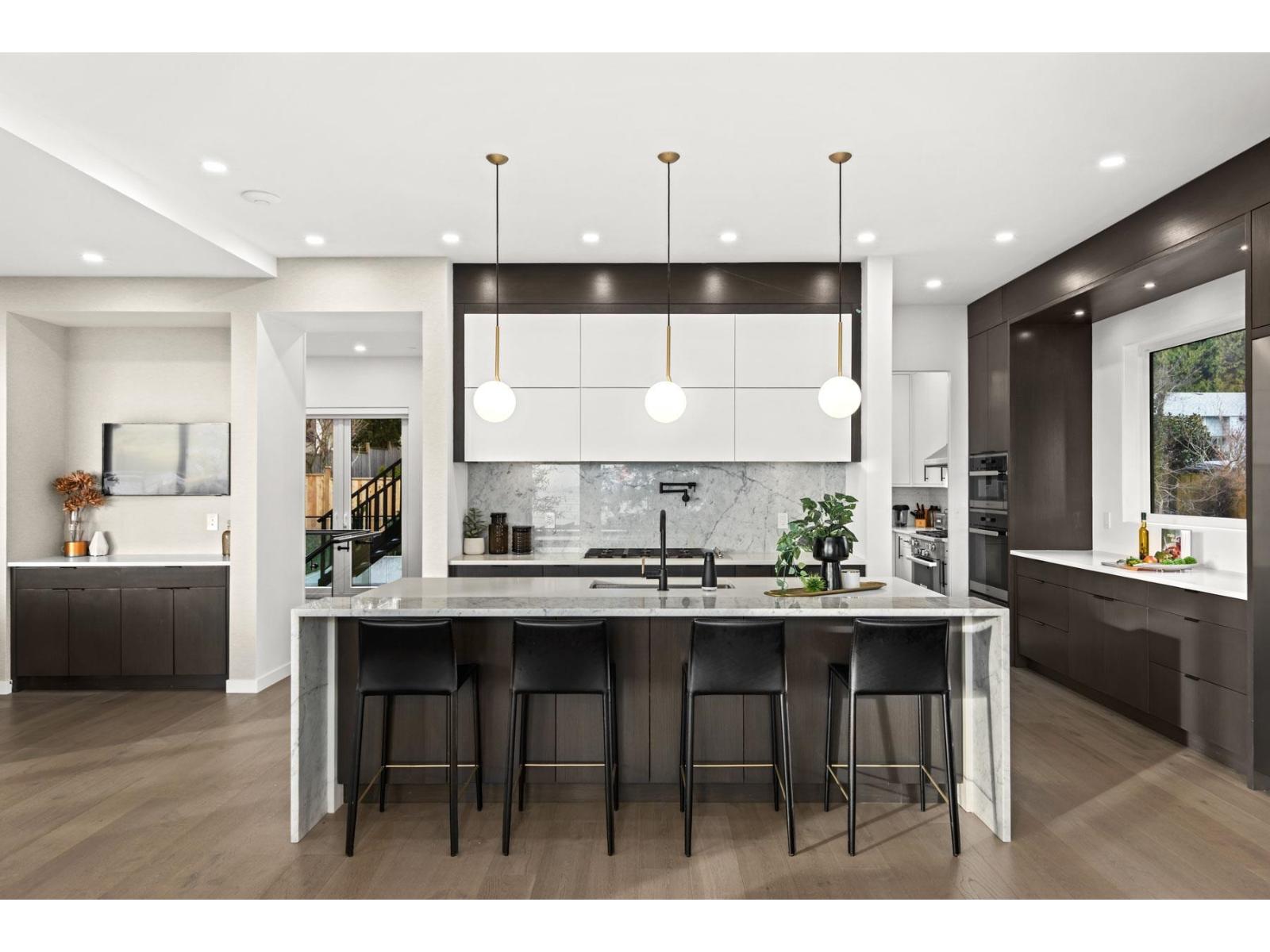 13169 MARINE DRIVE, Surrey