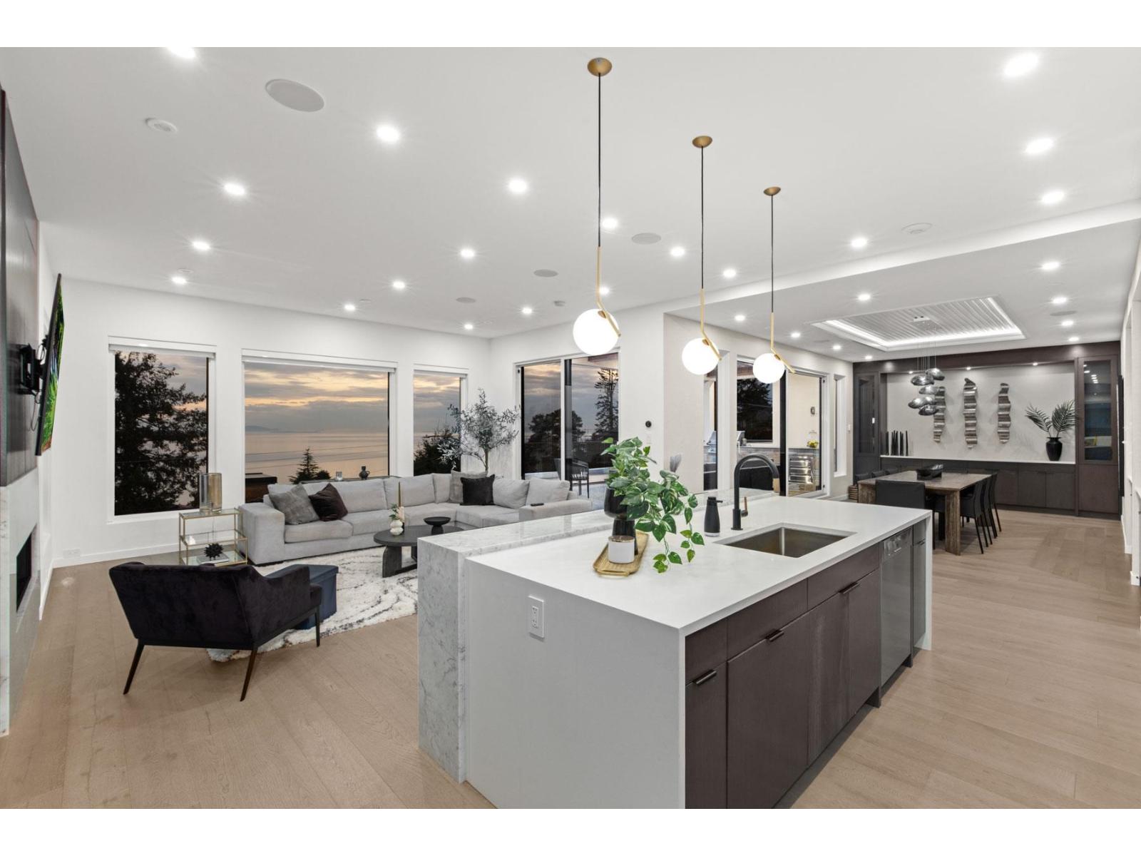 13169 MARINE DRIVE, Surrey