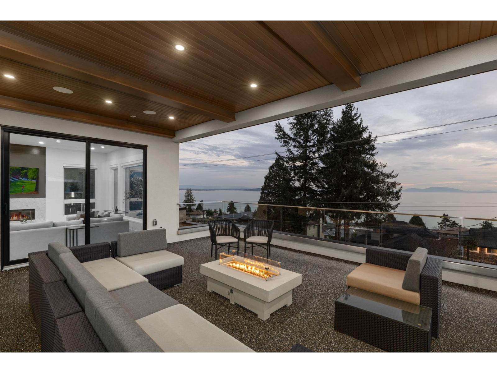 13169 MARINE DRIVE, Surrey