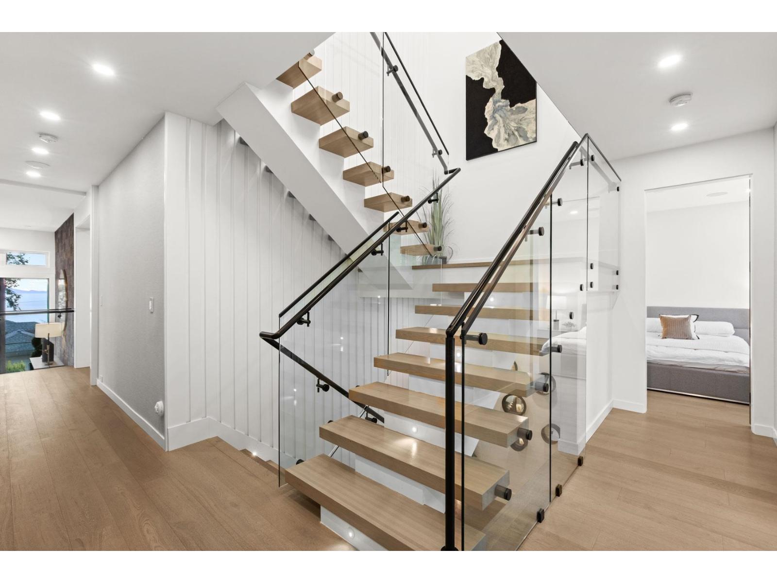 13169 MARINE DRIVE, Surrey