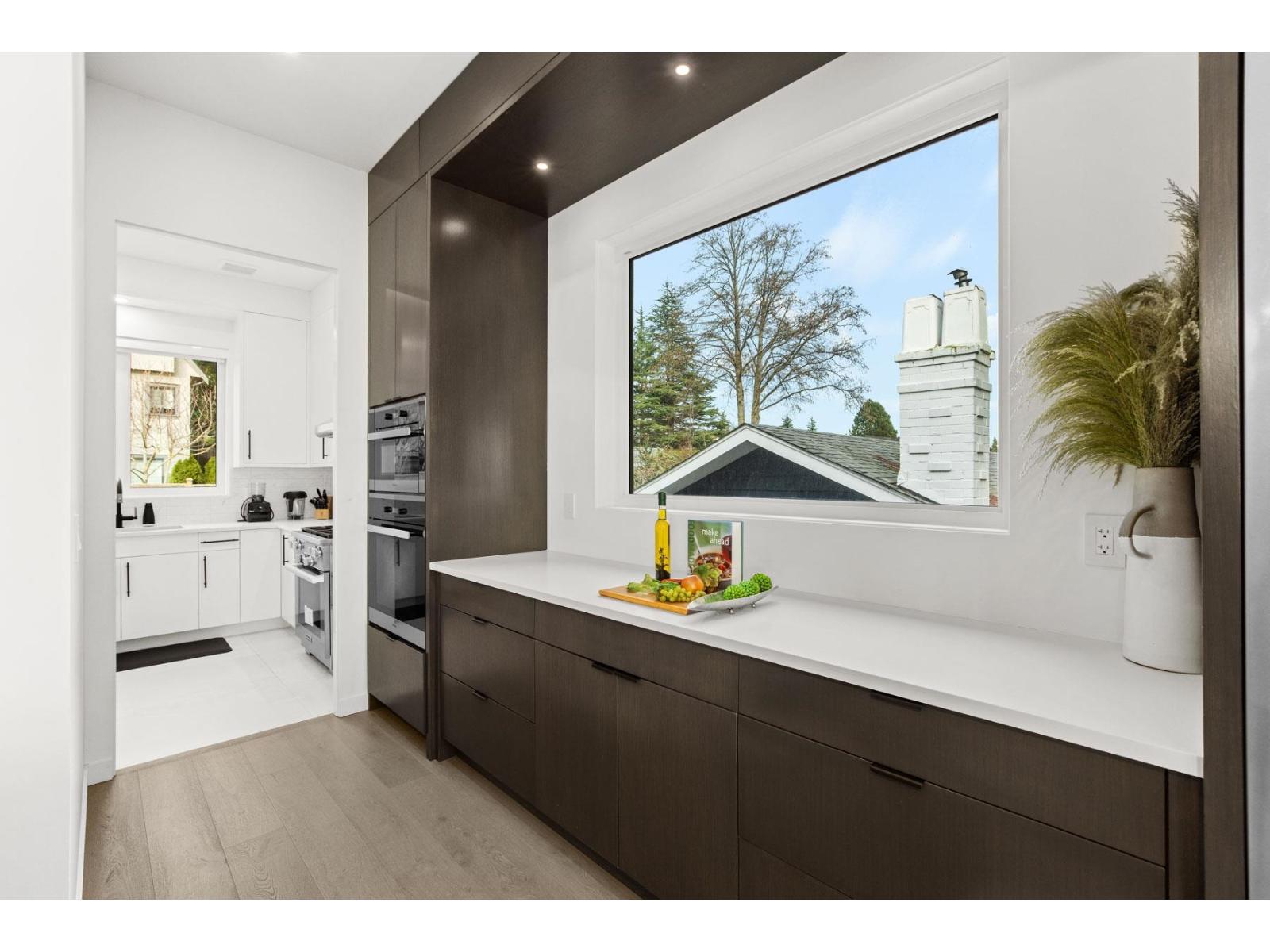 13169 MARINE DRIVE, Surrey